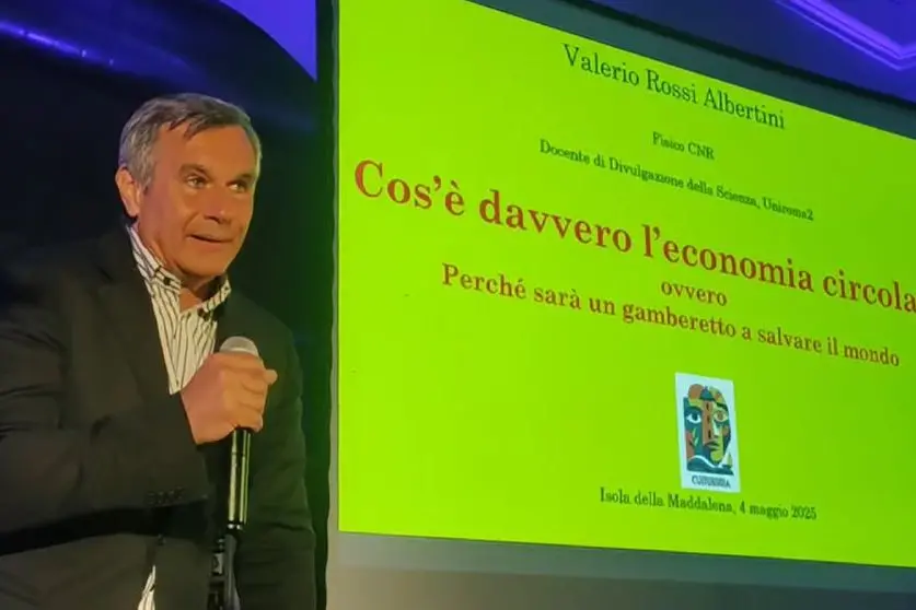La Maddalena. Valerio Rossi Albertini in conferenza (foto Ronchi)