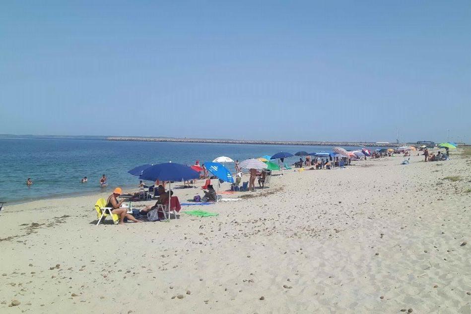 Santa Giusta: giornata ecologica per pulire la spiaggia di Abarossa