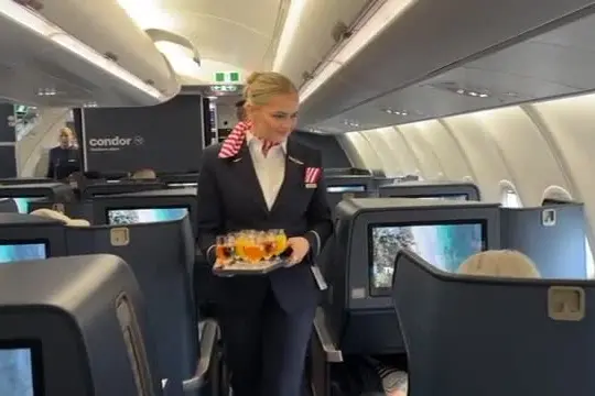 Condor vola in rosa tra Italia e Usa e promuove prevenzione