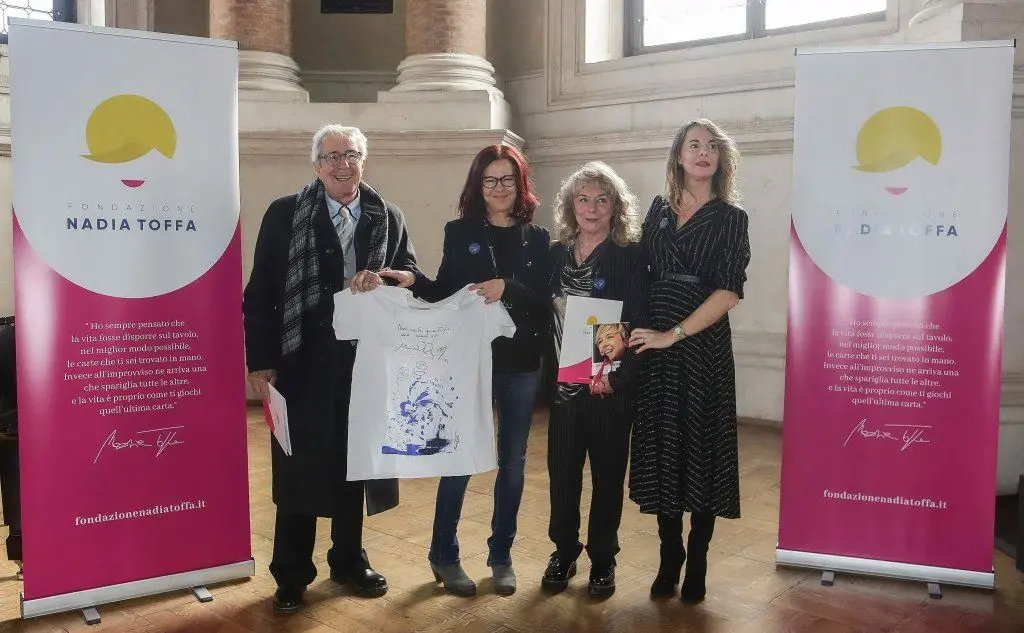 La famiglia di Nadia Toffa alla presentazione a Brescia della Fondazione (Ansa - Simone Venezia)