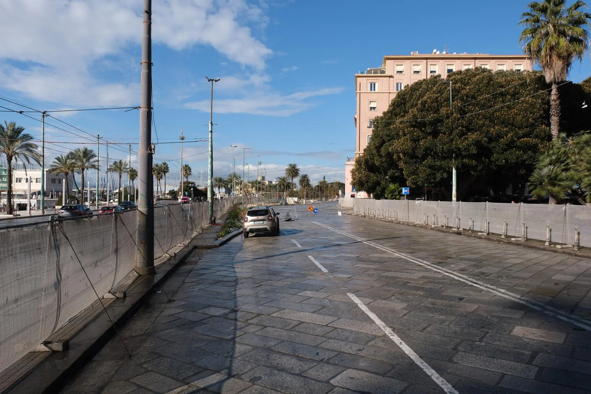 Il cantiere in via Roma a Cagliari (foto Ungari)