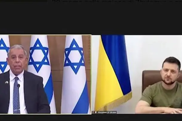 Il presidente ucraino Volodymyr Zelensky durante il suo discorso in collegamento con la Knesset, il Parlamento israeliano, 20 marzo 2022. ANSA/ CANALE TELEGRAM ZELENSKY +++ NO SALES, EDITORIAL USE ONLY +++