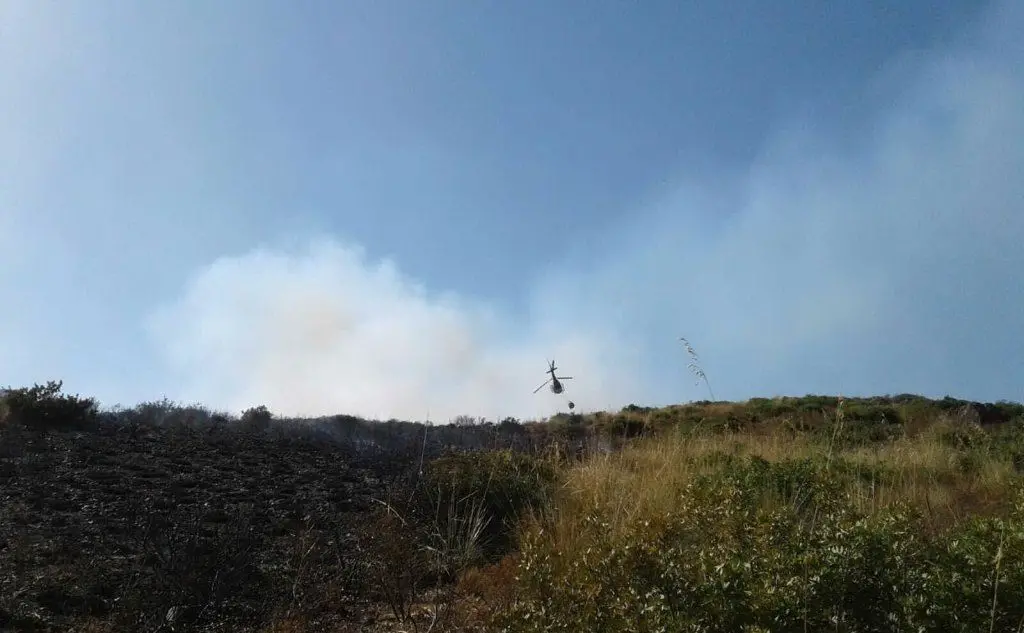 Il fumo scatenato dall'incendio