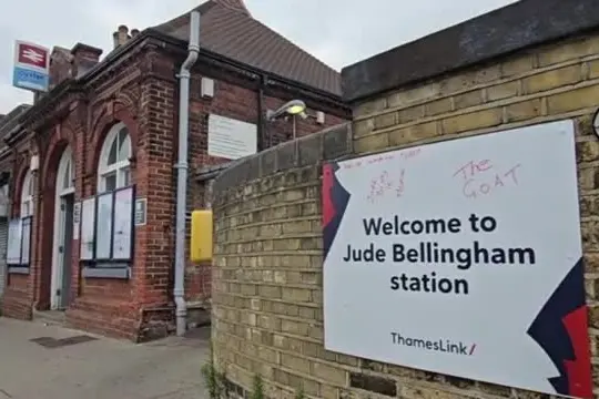 Una stazione ferroviaria di Londra ribattezzata "Jude Bellingham"