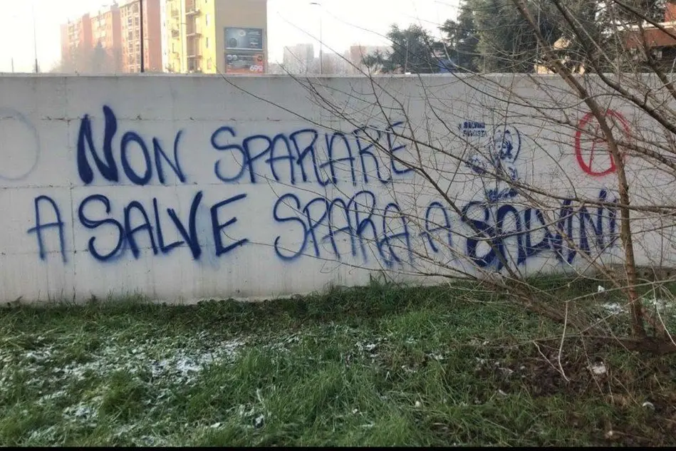 La scritta contro Salvini (dal profilo Fb del ministro)