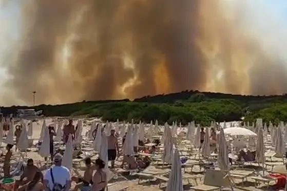 L'incendio a Costa Rei (L'Unione Sarda)