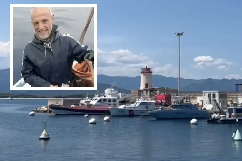 Le motovedette ad Arbatax e, nel riquadro, Domenico Puccioni