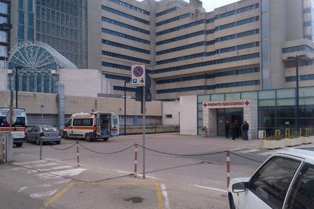 L'ospedale Brotzu di Cagliari (Ansa)