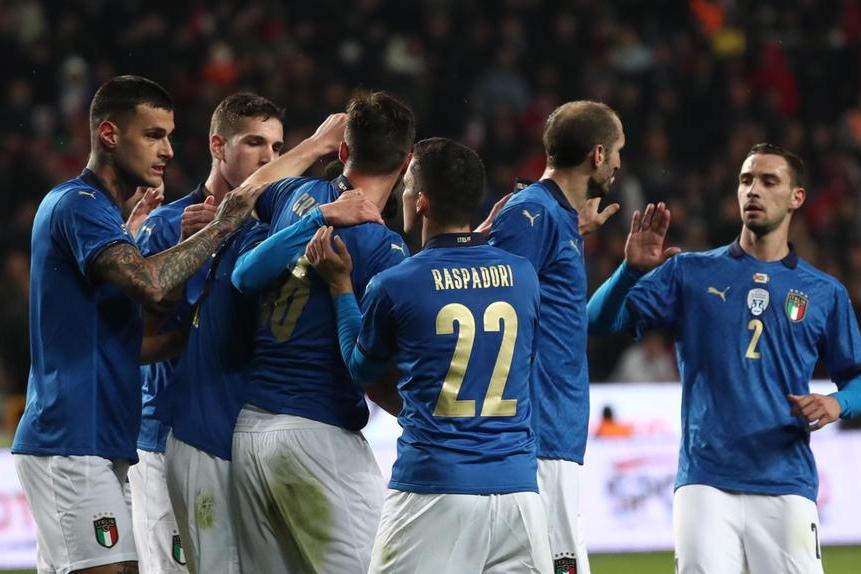 L’Italia batte la Turchia 3-2: prima Cristante, poi doppietta Raspadori
