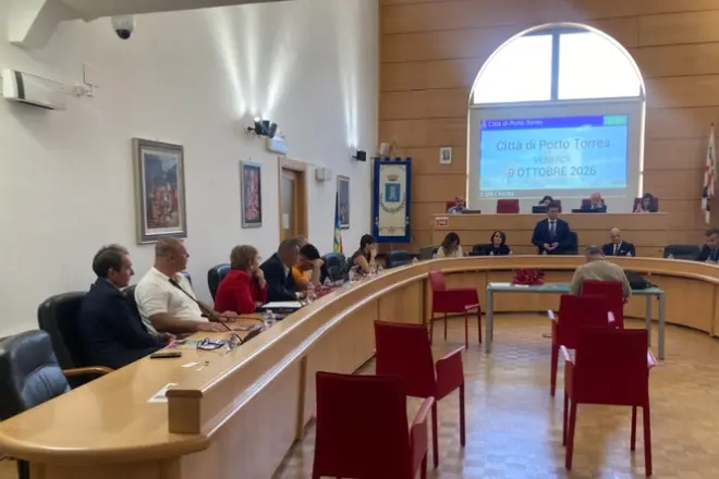 Aula consiliare a Porto Torres (foto Pala)