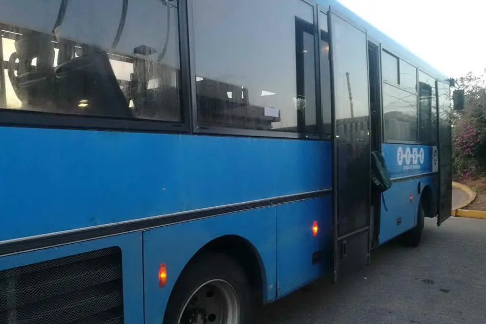 Uno dei bus su cui si sono verificati disservizi (L'Unione Sarda - Farris)