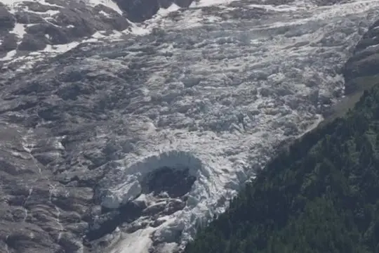 Crisi climatica, il ghiacciaio di Chamonix si ritira inesorabilmente
