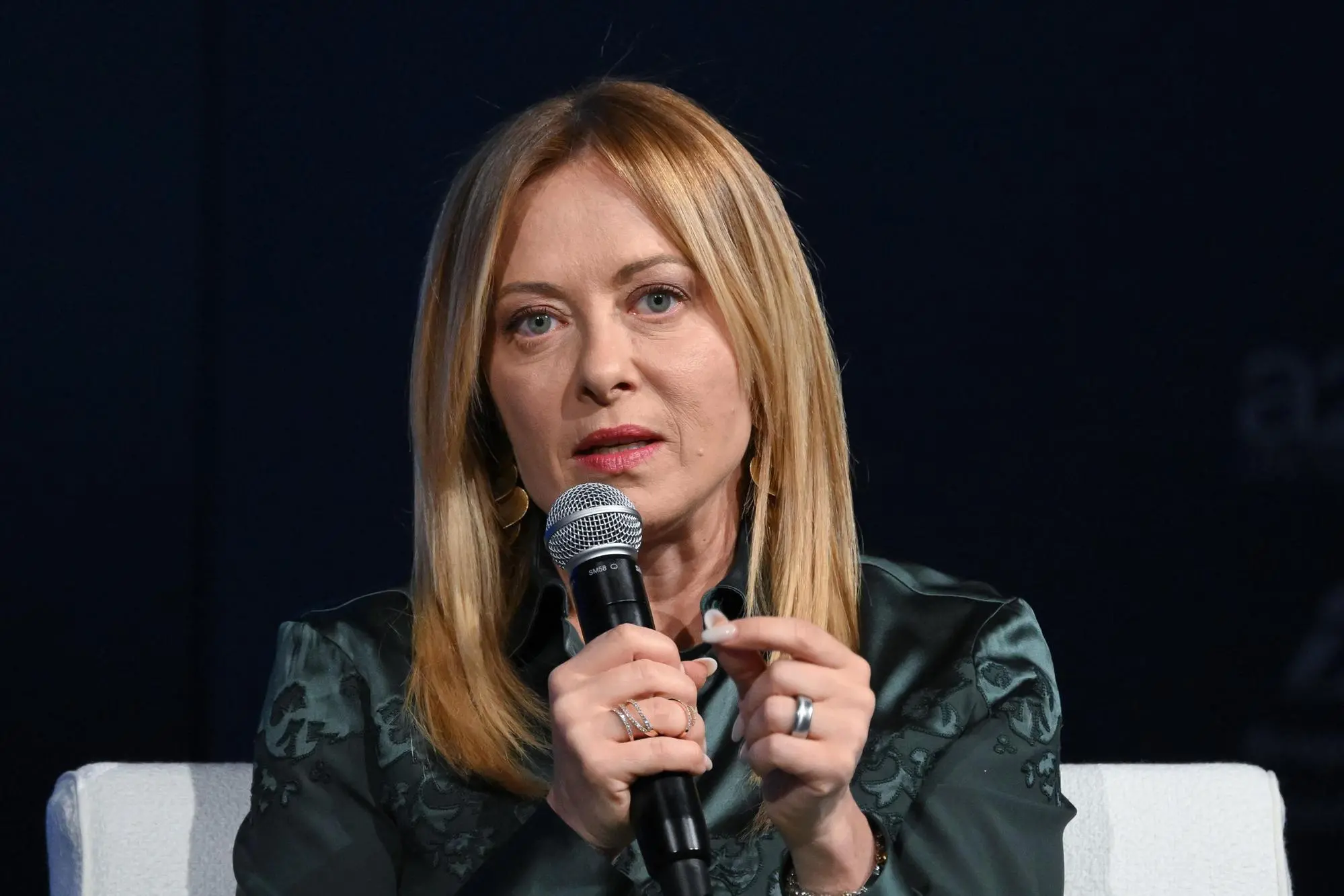 La presidente del Consiglio Giorgia Meloni, intervistata dal direttore del quotidiano La Verità, Maurizio Belpietro alla terza edizione de "Il giorno de La Verità" a Roma, 23 giugno 2026. ANSA/ALESSANDRO DI MEO