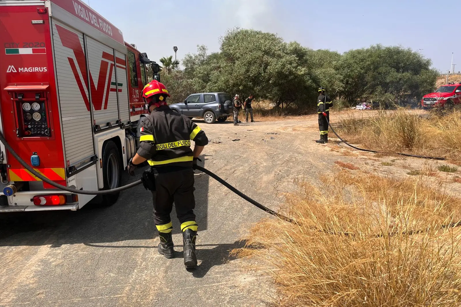Cagliari, trovato accanto all'incendio appena partito: "Non sono stato io"
