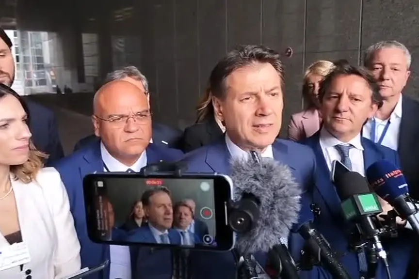 Ucraina, Conte: col Pd impostazioni diverse, serve svolta negoziale