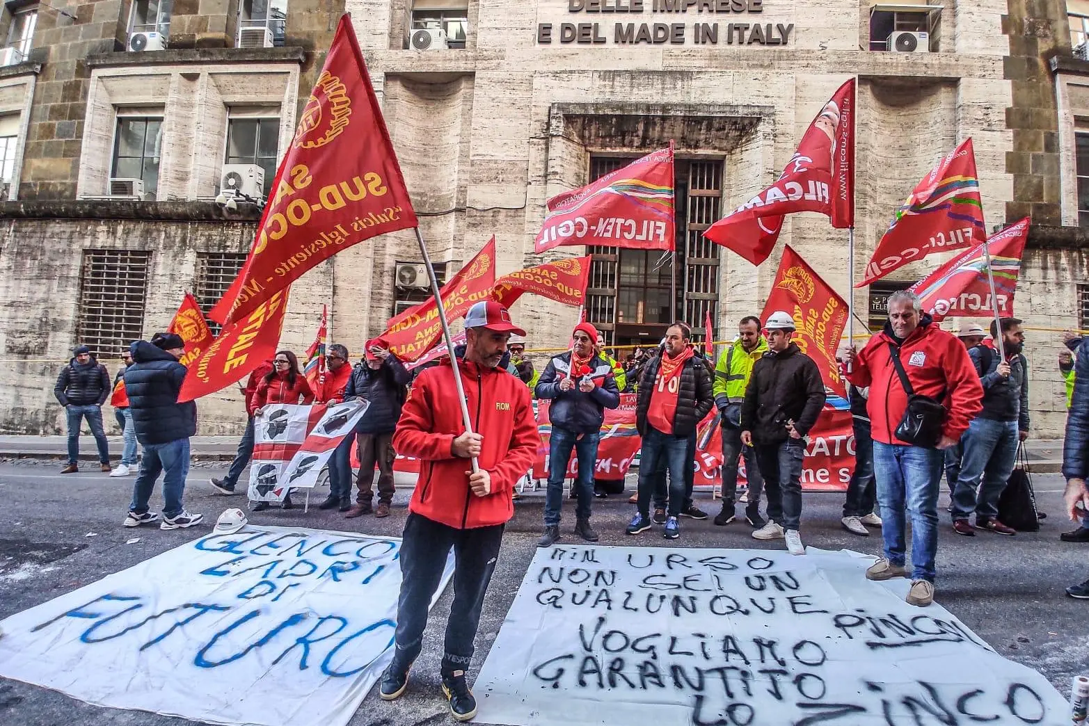 La protesta dei lavoratori della Portovesme srl al Mimit