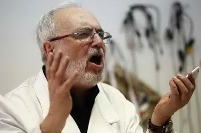 Padre Giuseppe Carrucciu - foto Belillo