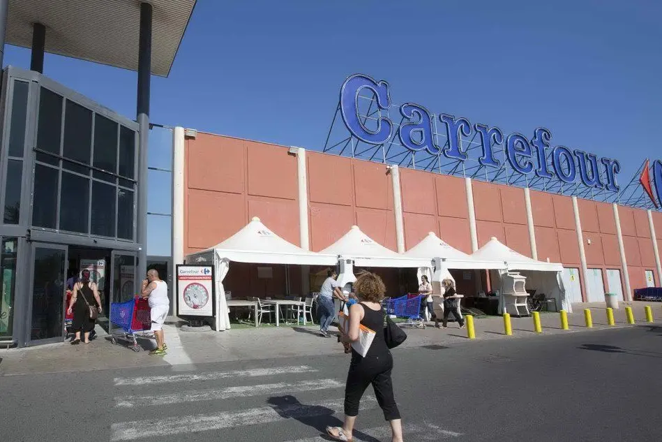 Il centro commerciale Carrefour di Quartu