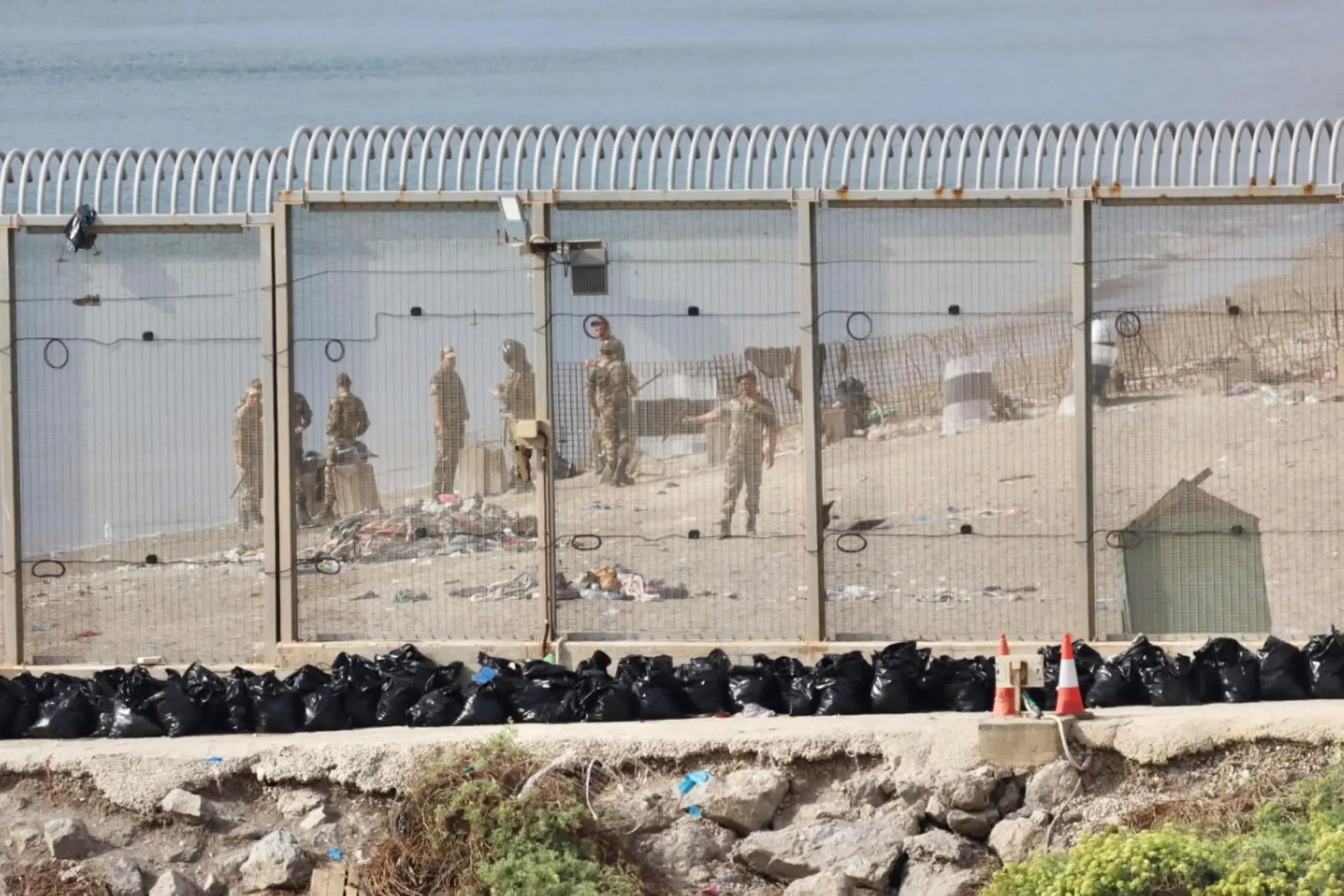 Militari a Ceuta (Ansa-Epa)
