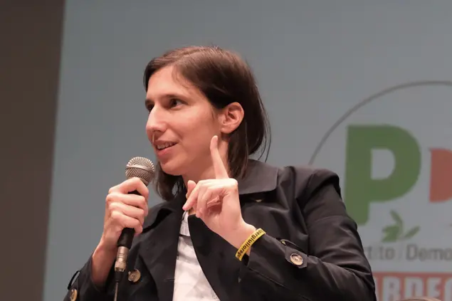 Elly Schlein 在马西莫剧院 (Ansa)