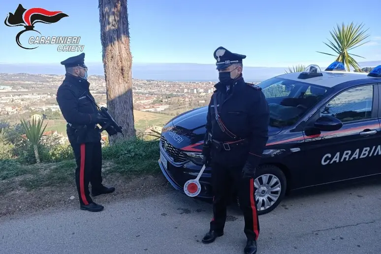 Carabinieri a Chieti (Ansa)