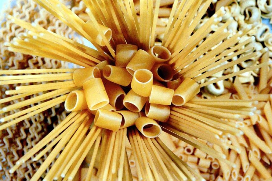Diversi tipi pasta di grano duro prodotta in Italia