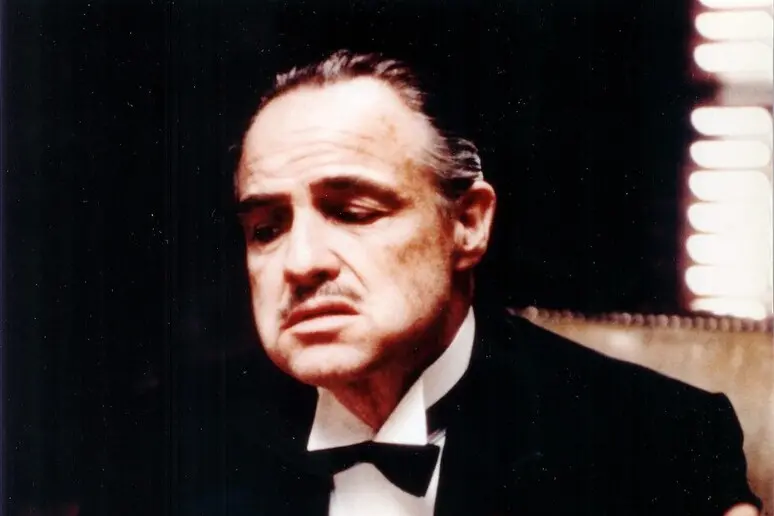 Marlon Brando sul set di "Il Padrino" (foto Ansa)