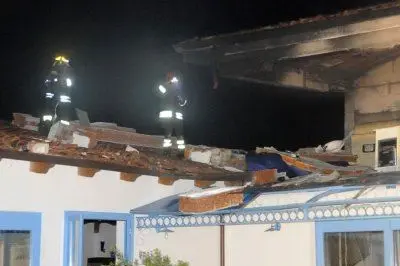 L'hotel devastato dall'esplosione - foto Chergia