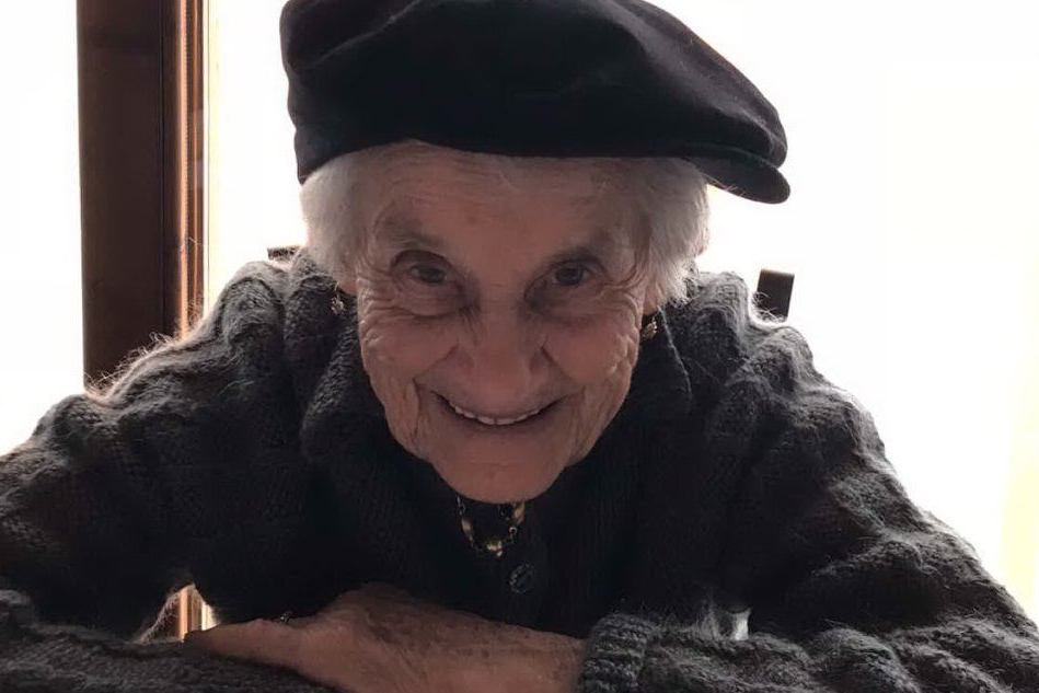Adele Desogus compie 100 anni: gli auguri in diretta WhatsApp