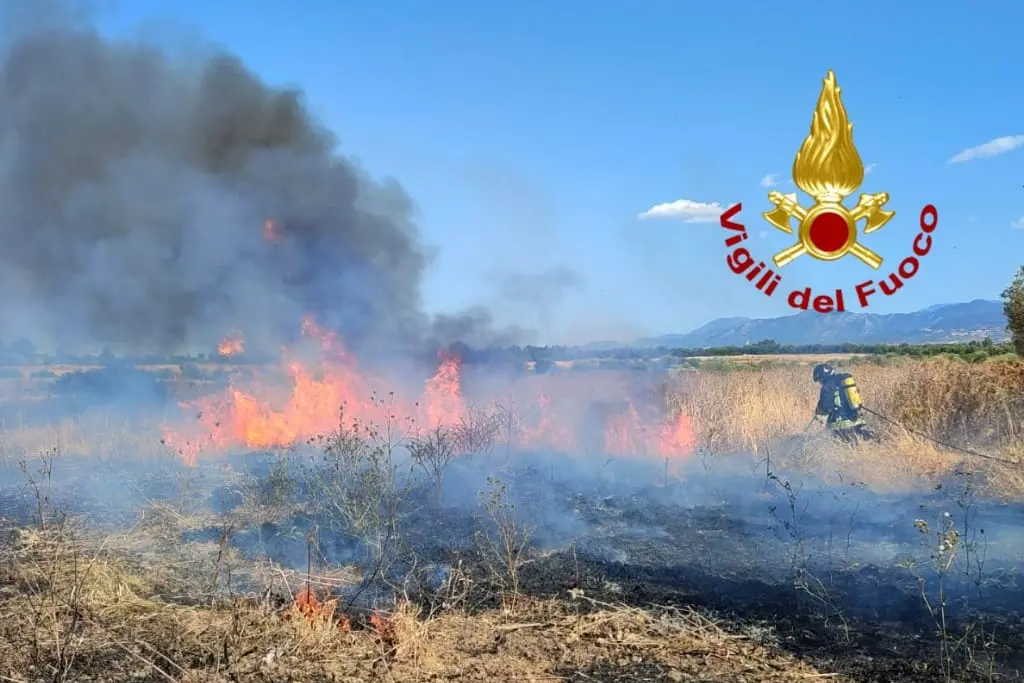 L'incendio nelle campagne di Iglesias