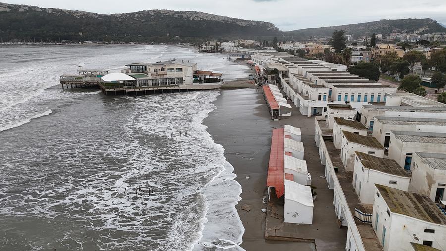 Erosione al Poetto, ora è emergenza: Harry ha dato il colpo di grazia