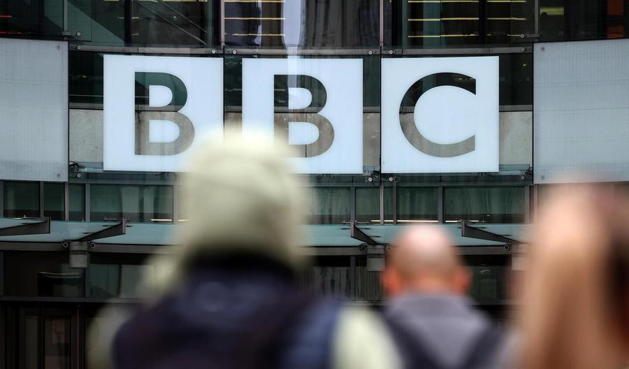 Scandalo Bbc, Trump minaccia una causa
