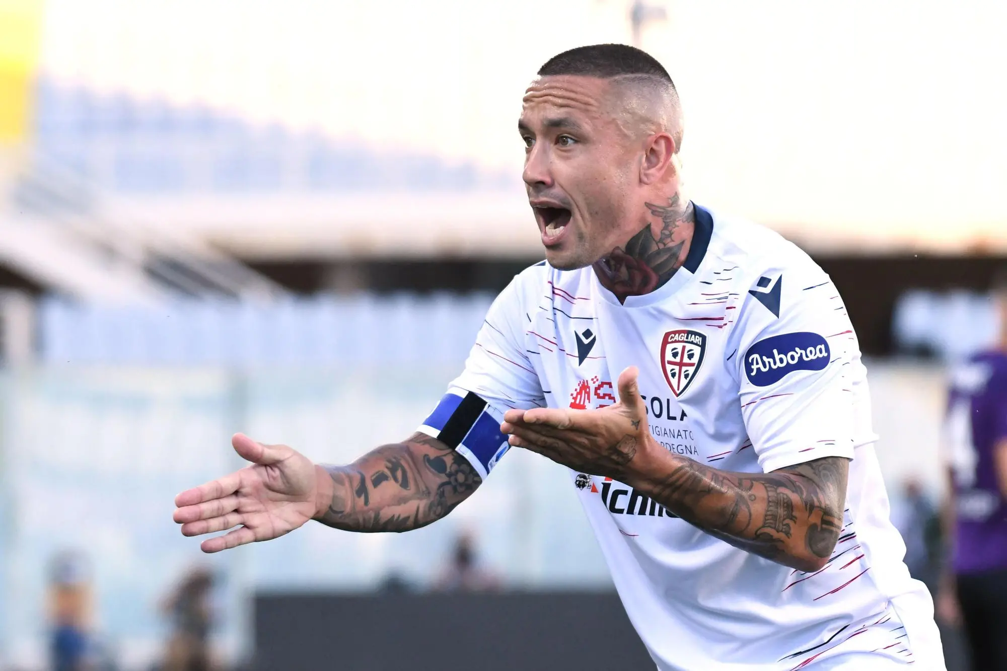 Cagliari's Radja Nainggolan reacts during the Italian Serie A soccer match between ACF Fiorentina and Cagliari Calcio at the Artemio Franchi stadium in Florence, Italy, 8 July 2020ANSA/CLAUDIO GIOVANNINI