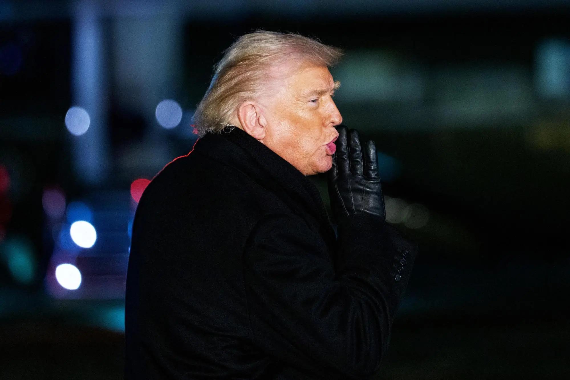 epa12666268 US President Donald J Trump speaks to the media on the South Lawn of the White House in Washington, DC, USA, 20 January 2026. President Trump is heading to Davos, Switzerland, to attend the World Economic Forum. EPA/Aaron Schwartz / POOL