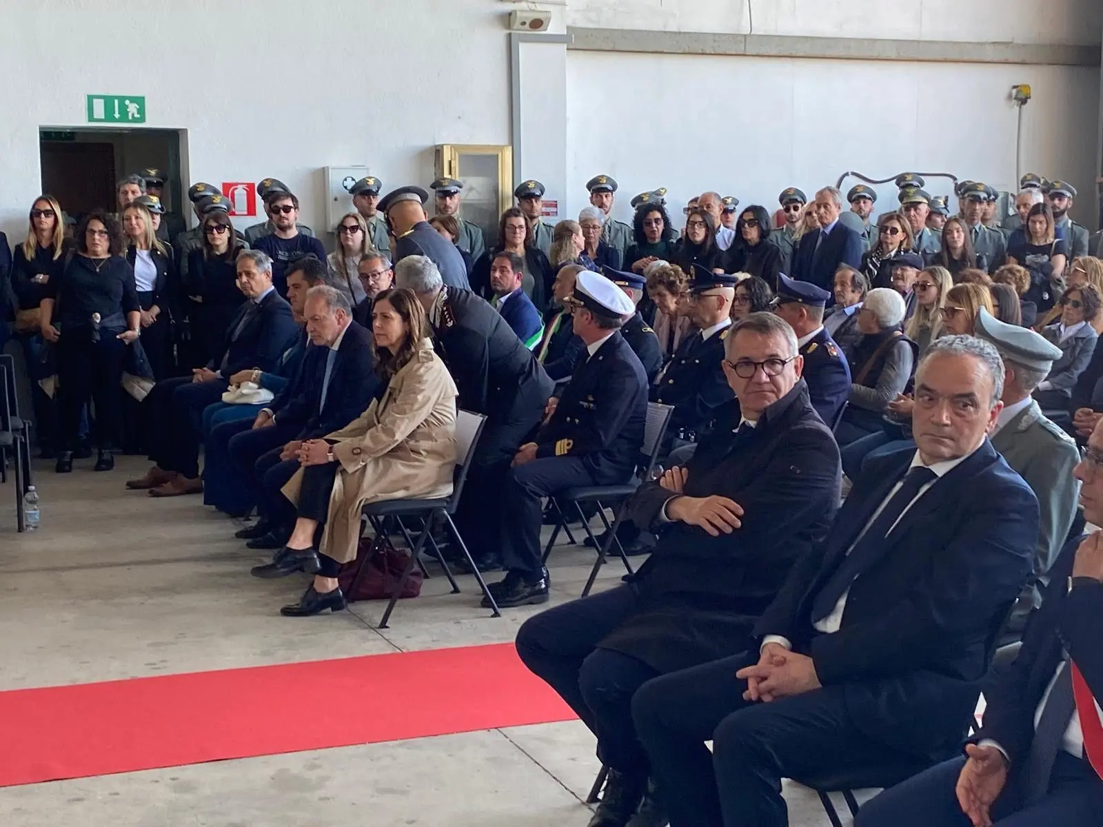 La presidente Alessandra Todde alla cerimonia funebre dell'agente del corpo forestale (foto Pinna)