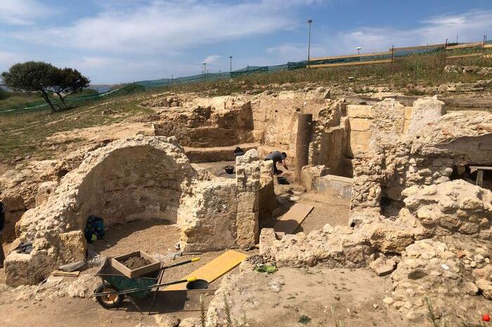 Gli scavi a Porto Torres (foto Ansa)