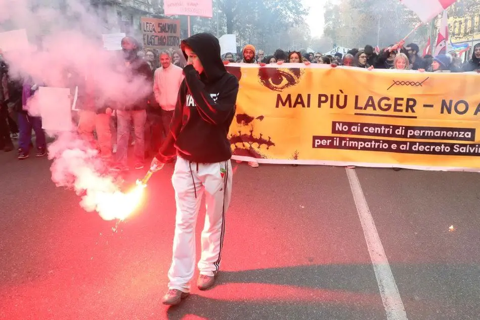 La manifestazione contro il decreto Salvini (Ansa)