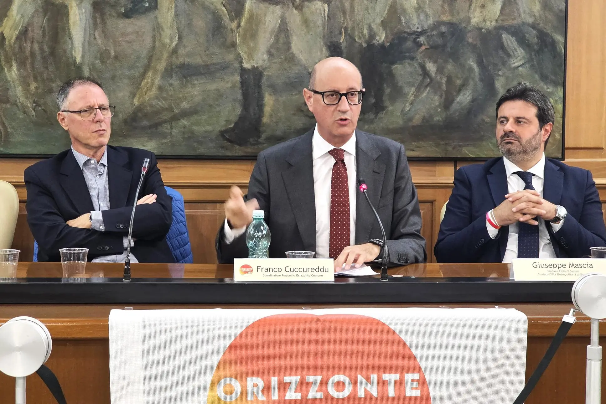Franco Cuccureddu. A destra il sindaco di Sassari, Giuseppe Mascia e a sinistra Gianni Carbini