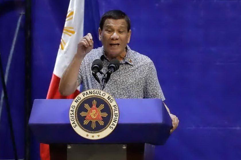 Duterte: &quot;Scuole aperte solo col vaccino. Nessuno si diploma? Pazienza&quot;