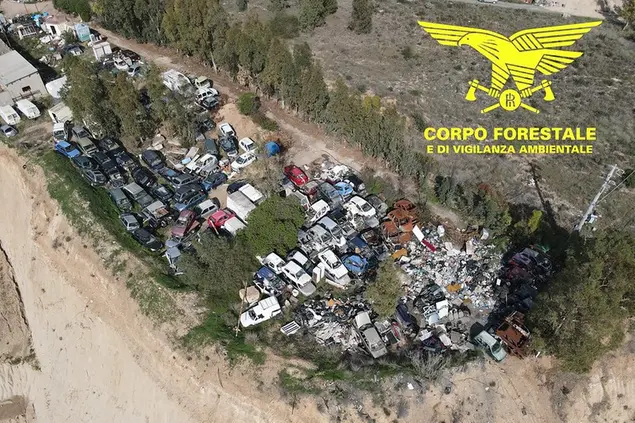 La maxi discarica sequestrata dalla Forestale