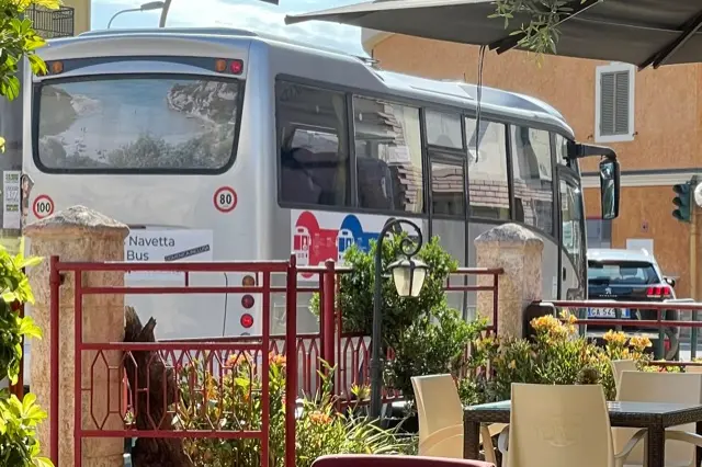 Muravera, il bus navetta per Costa Rei (foto Agus)