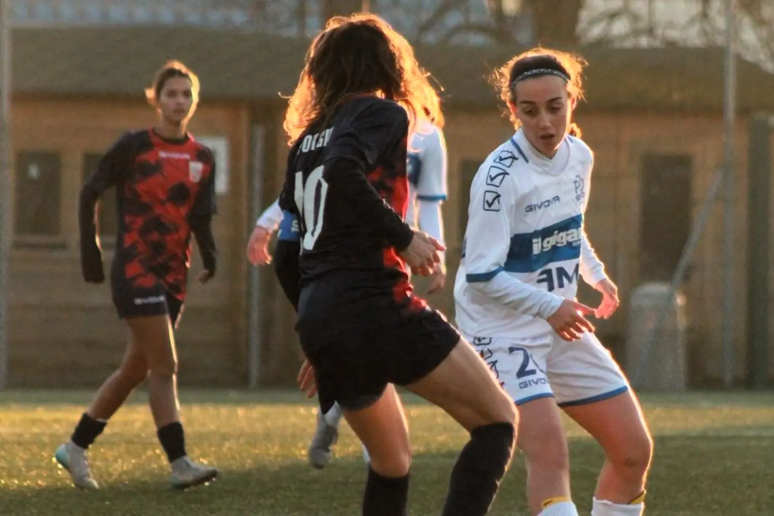 Un'azione della gara contro la Pro Sesto in Coppa Italia (foto di valentina Fico)