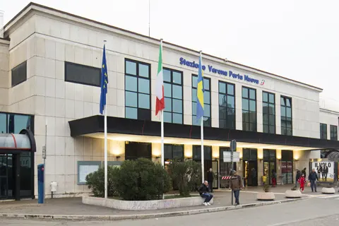 La stazione di Verona Porta Nuova (foto wikimedia)