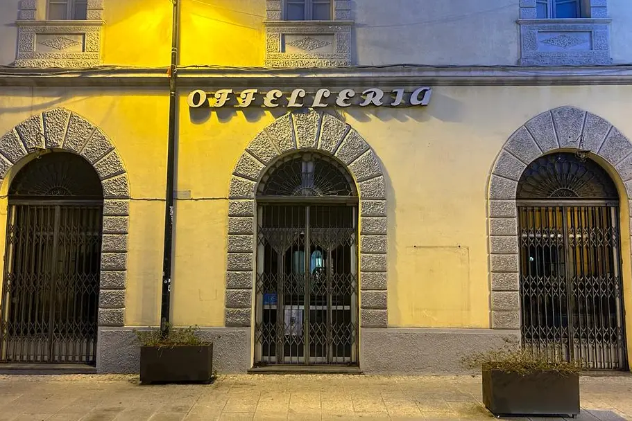 Il bar Offelleria di Tortolì ha chiuso dopo 140 anni di attività (foto Secci)