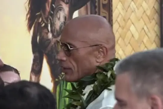 Dwayne Johnson "The Rock" in versione Maui alla prima di "Oceania"