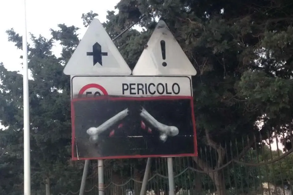 Il cartello in via San Giovanni