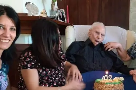 Thiu Barore Nieddu, 102 anni (L'Unione Sarda)