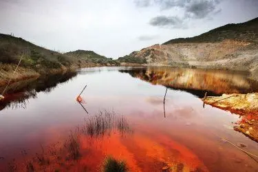 Il lago di cianuro a Furtei - foto di Max Solinas