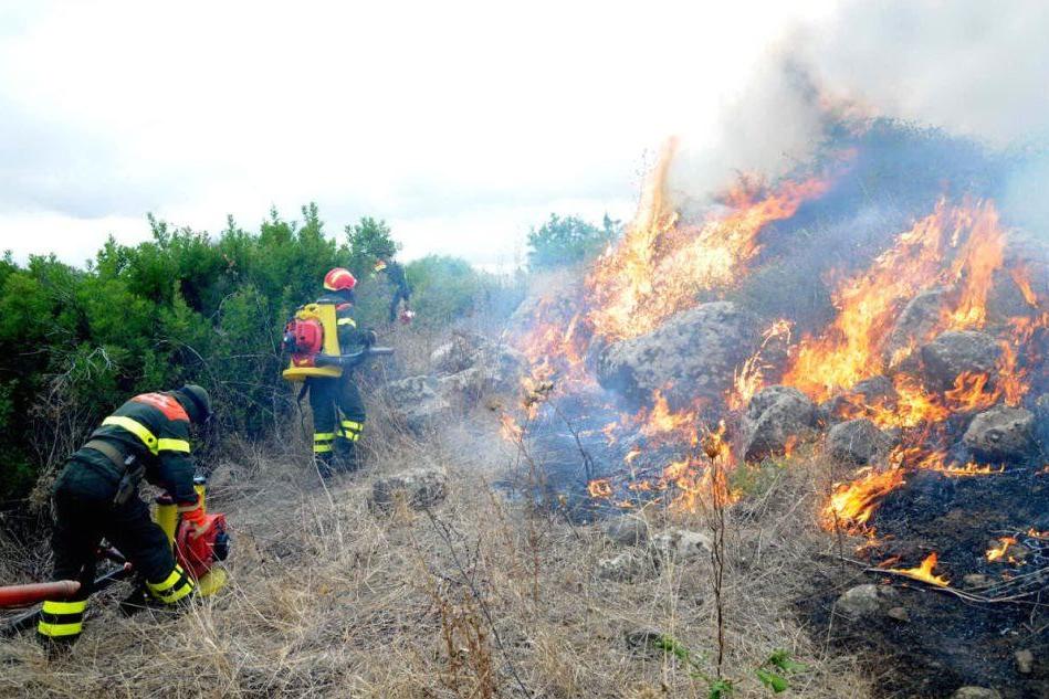Incendi di luglio in Planargia, la Forestale denuncia due persone di Suni