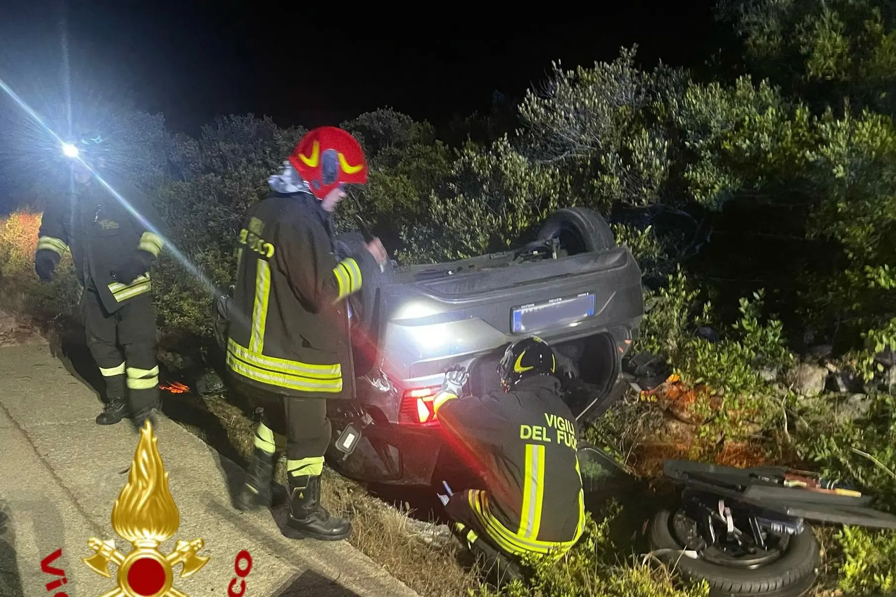 Incidente sulla sp 16 (foto Vigili del Fuoco)